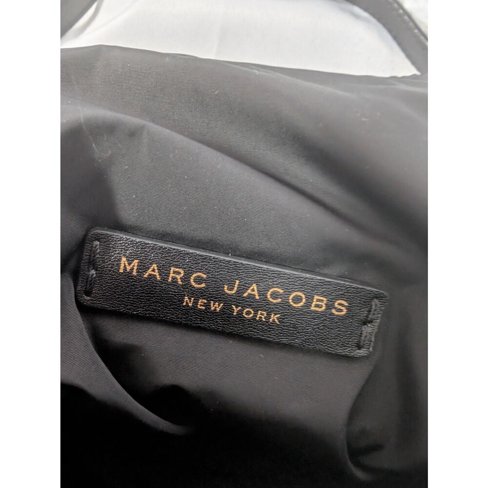 MARC JACOBS! LUXE BLACK SATEEN, GOLD HARDWARE, ZIPPER TOP CROSSBODY, PURSE, BAG! - Picture 3 of 14
